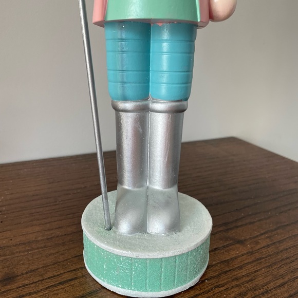 Peppermint Square 18 inch Pink/Aqua Pastel Resin Nutcracker - Picture 7 of 7
